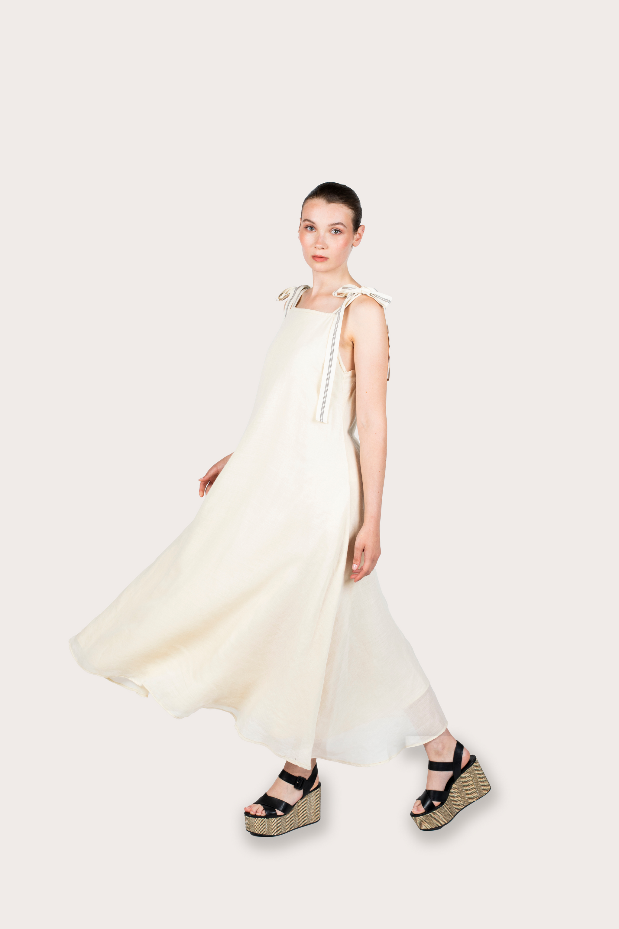 Buy Robe Loane | Taille: M Refurbished - $379.60 Robe Loane | Taille: M Refurbished - N/A (I could not find a known brand with this name. If refurbished available on Cerqular