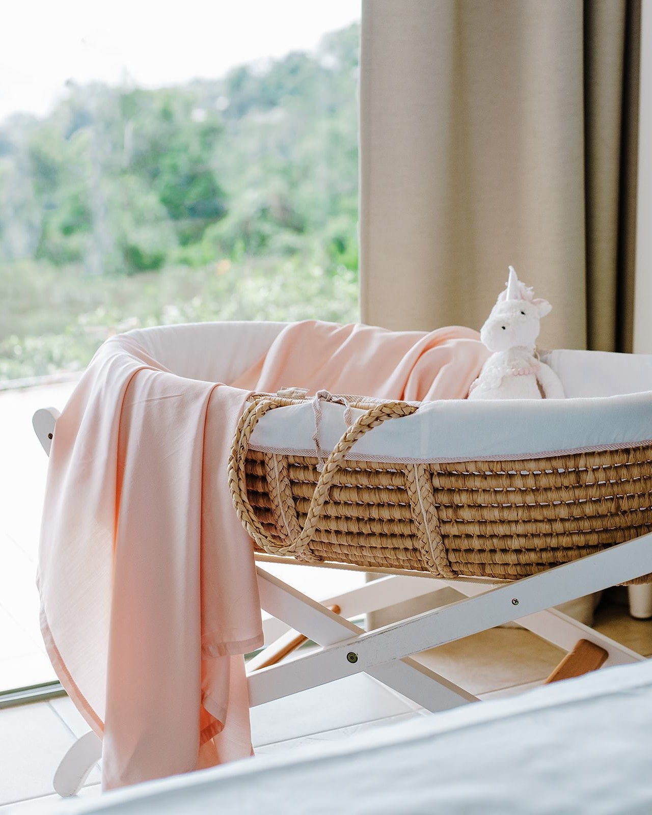 Baby Bamboo Fitted Cot Sheet | Color: Hampton Rosé | Personalisation: With Hand Embroidery | Size: 70 cm × 160 cm Refurbished - Naked Lab (Note: I couldn't find a well-known brand refurbished available on Cerqular