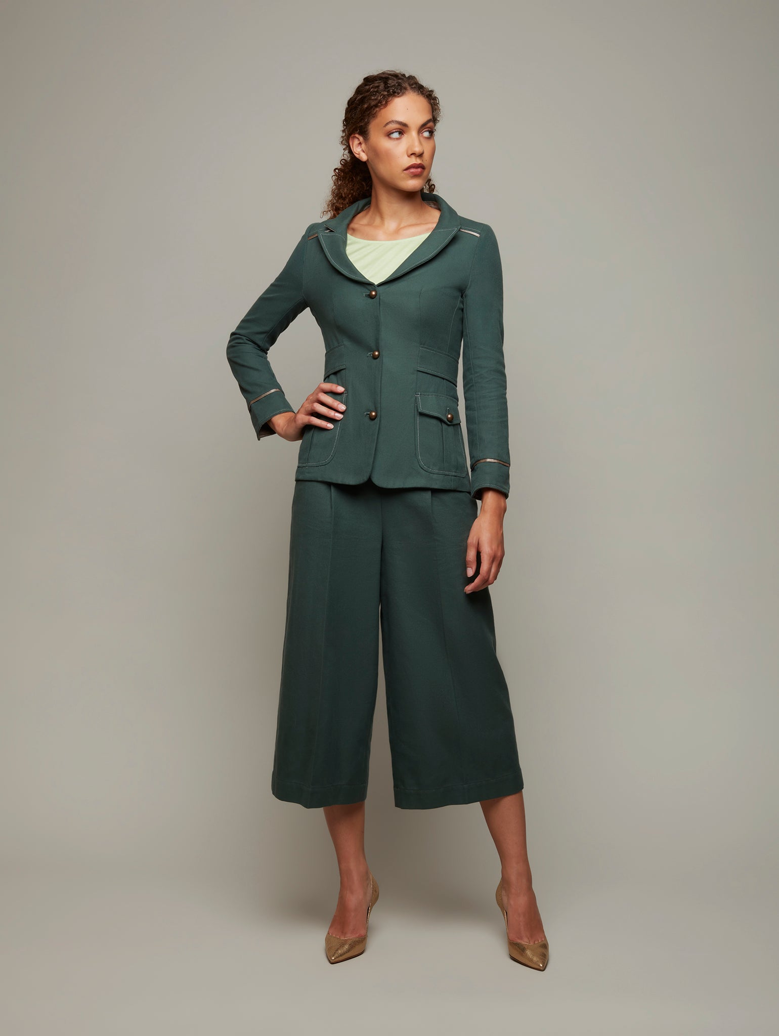 SERENGETI | Safari Jacket | Color: Cypress Green | Size: M Refurbished - N/A refurbished available on Cerqular