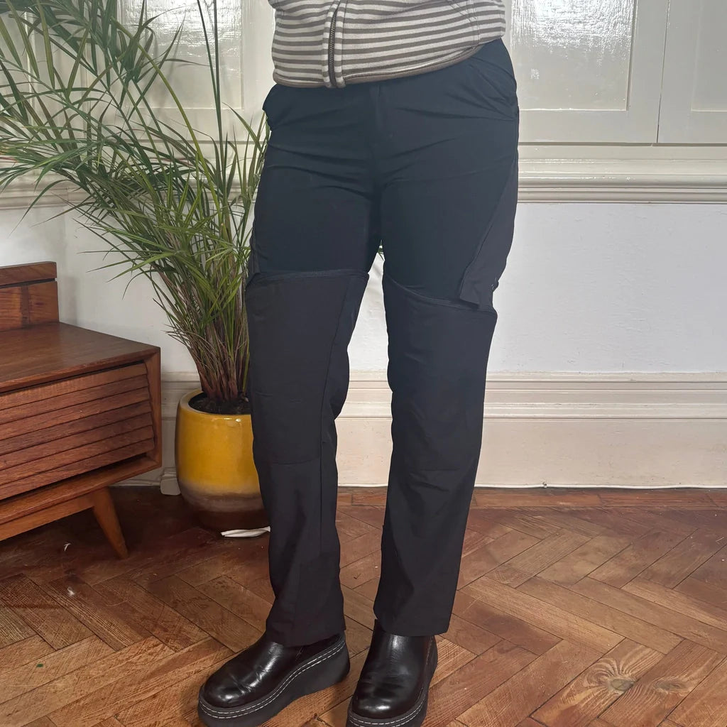 Quecha Tracksuit - Small Black Polyester Refurbished - Thrifted (note: this is a term often used to describe second- refurbished available on Cerqular