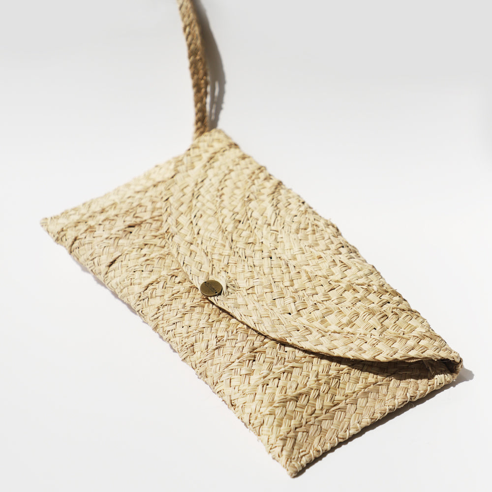 Clutch Bag - Straw Bag - Hand Woven Iraca Palm Bag Refurbished - Apalma Handmade refurbished available on Cerqular