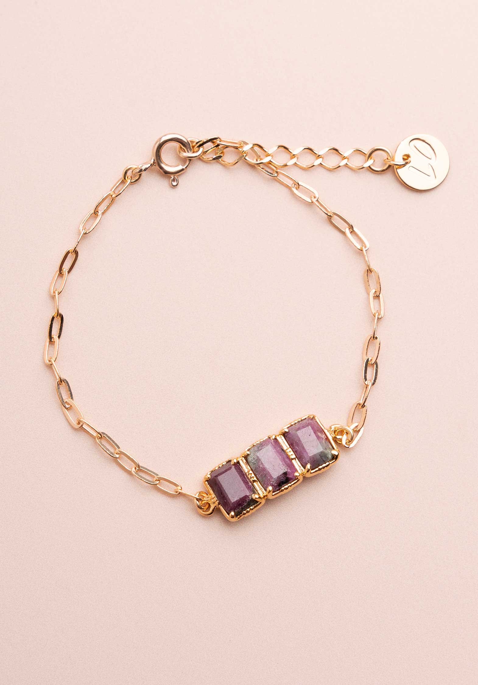 Bracelet Br731 Ruby-Zoisite | Color: RUBY ZOISITE | Size: U Refurbished - Rue Madame is a known brand, and the standardized name is " refurbished available on Cerqular