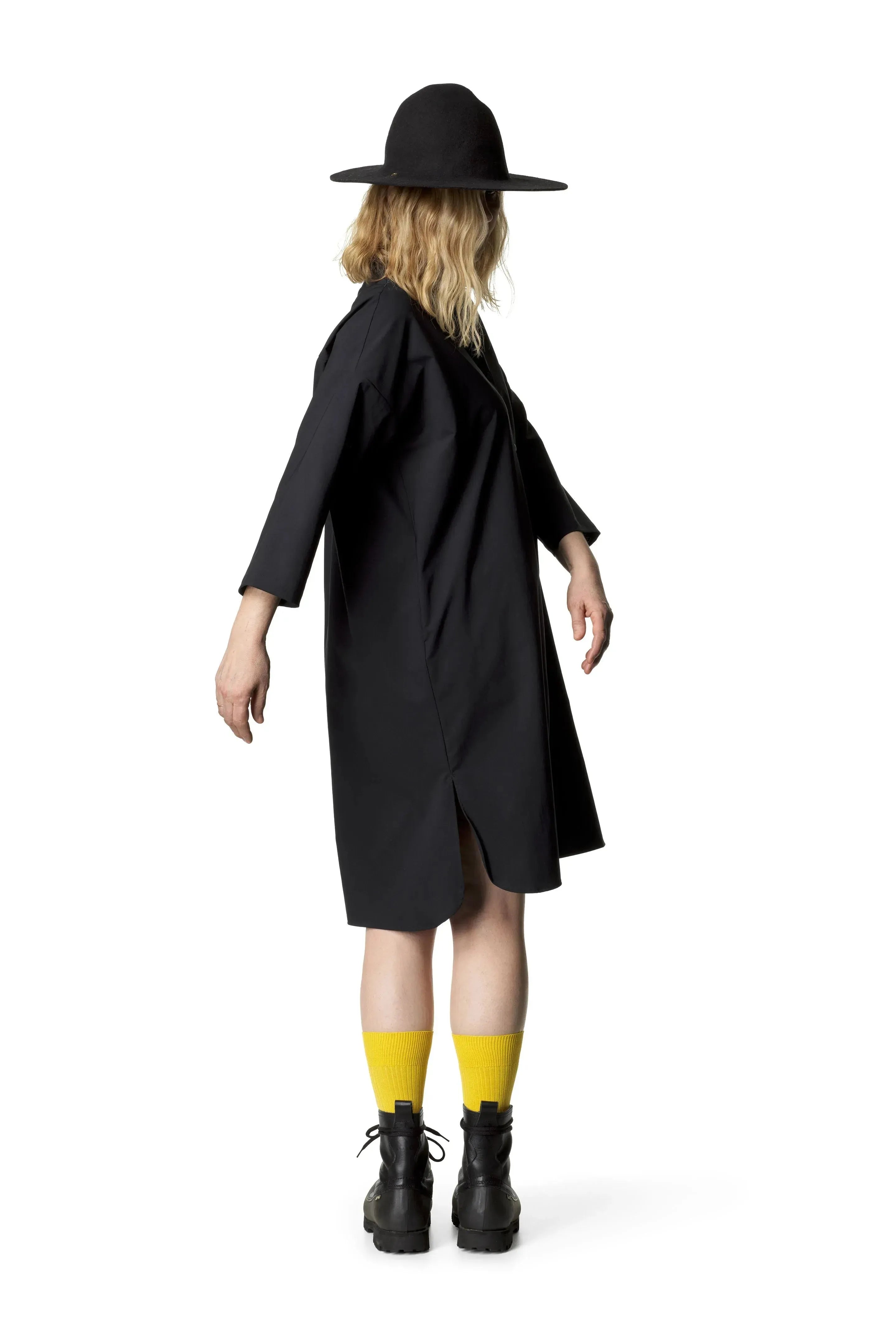 W's Route Shirt Dress | Color: true black | Size: XS Refurbished - Houdini Sportswear refurbished available on Cerqular
