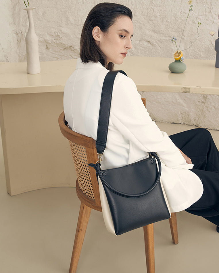 🌽 Mini Two-Tone Tote Corn Leather | Color: Black x Oat Refurbished - ONE (assuming it refers to the brand "ONE") refurbished available on Cerqular