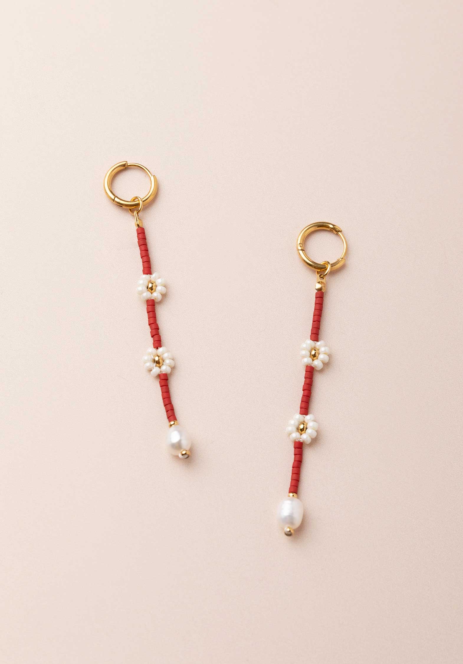 Earring  A2045er02-6 Red | Color: RED | Size: U Refurbished - Rue Madame is a known brand, and the standardized name is " refurbished available on Cerqular