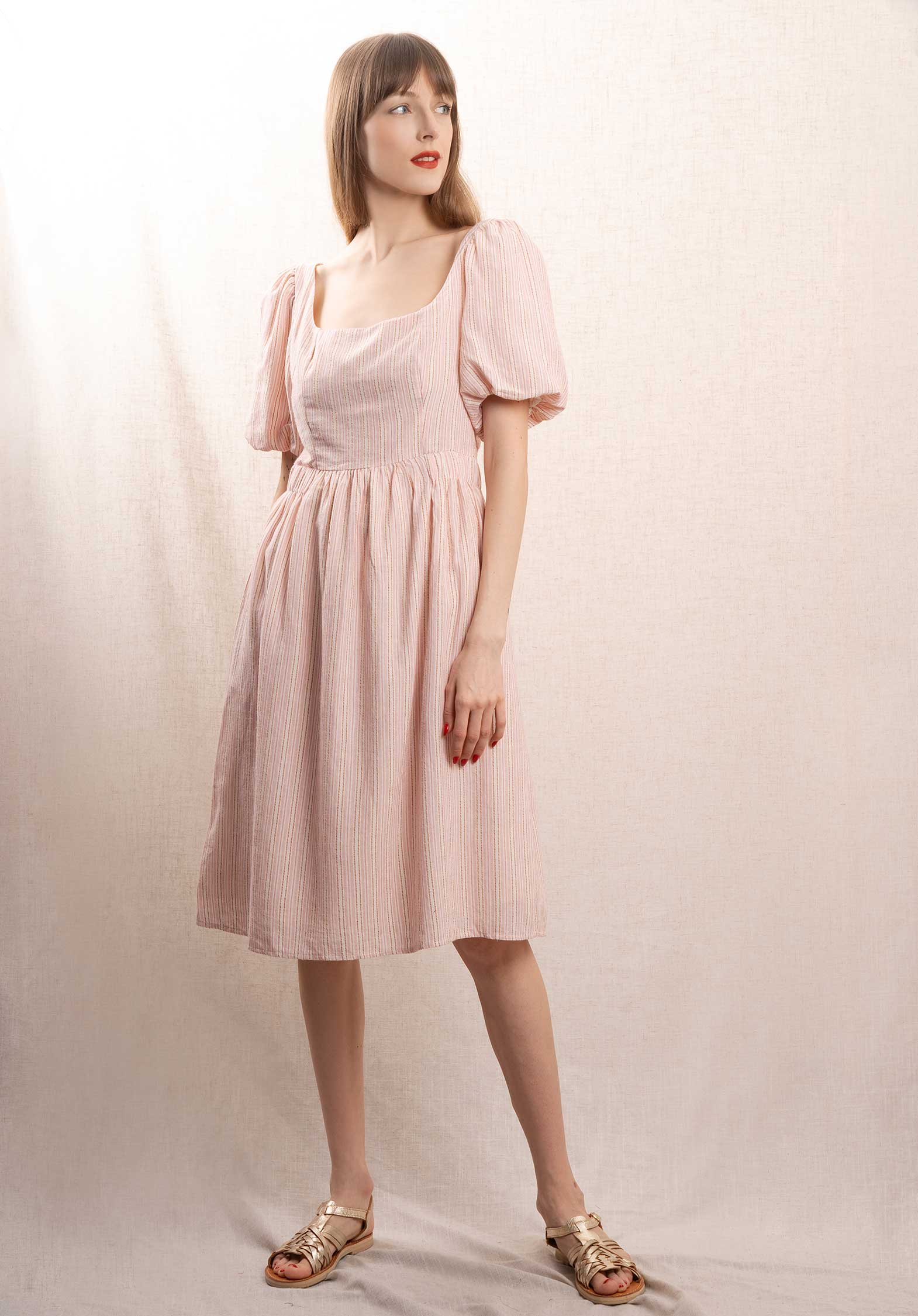 Dress Roblomc Ecru-Pink | Color: ECRU PINK | Size: M Refurbished - N/A (I could not find a well-known brand with this name refurbished available on Cerqular