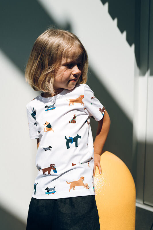 Kid's T-shirt with Cool Dogs | Size: 4-6 years Refurbished - N/A (Note: This brand may not be well-known globally refurbished available on Cerqular