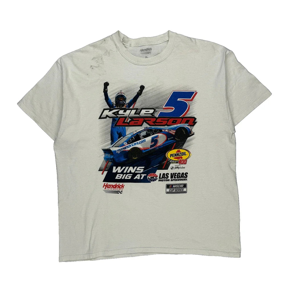 Kyle Larson Hendrick Nascar T-Shirt - XL White Cotton Refurbished - Thrifted (note: this is a term often used to describe second- refurbished available on Cerqular