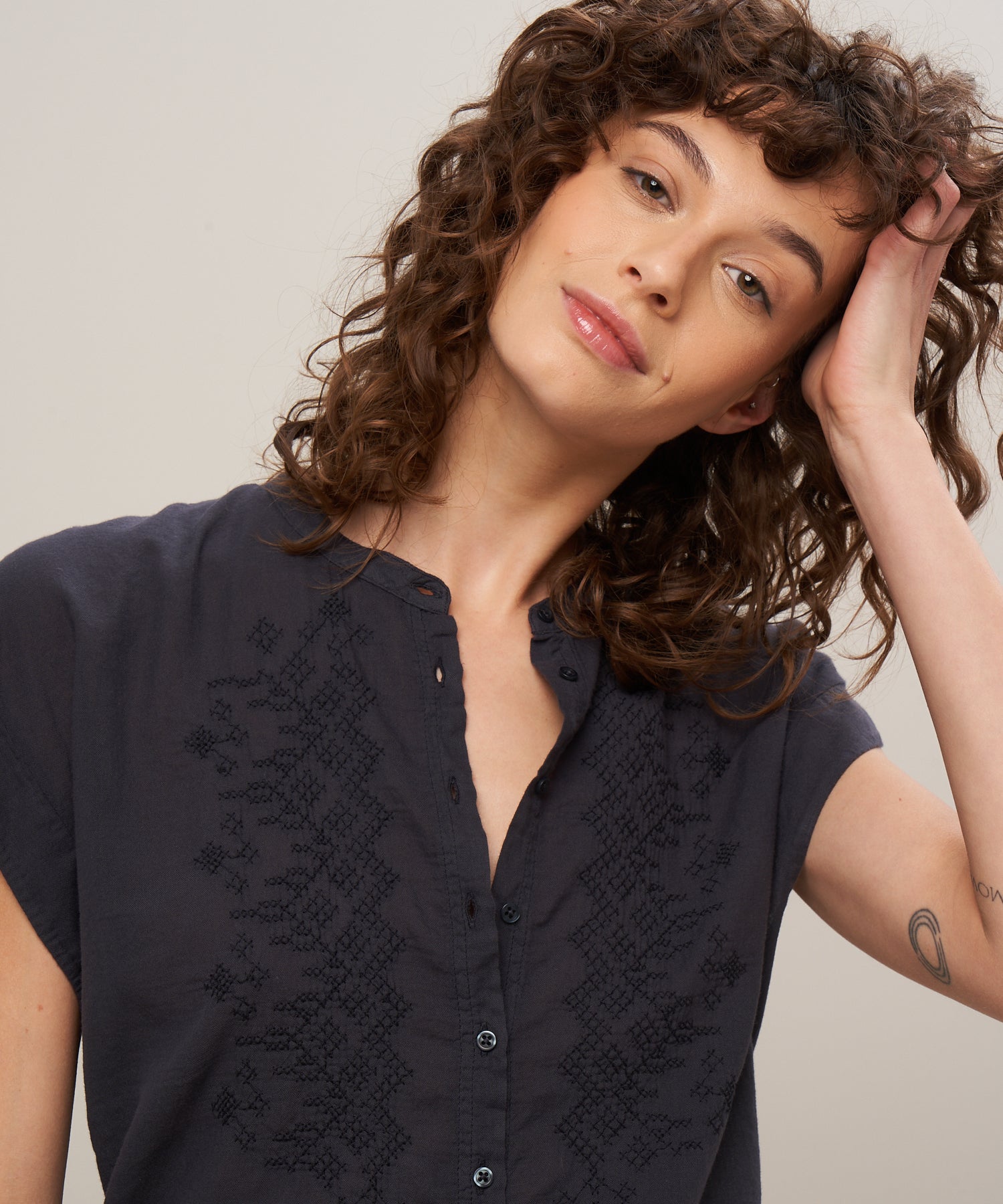 Buy Blouse Teary Bbth501 14-Graphite | Color: 14 GRAPHITE | Size: 3-L Refurbished - $157.08 Blouse Teary Bbth501 14-Graphite | Color: 14 GRAPHITE | Size: 3-L Refurbished - Rue Madame is a known brand, and the standardized name is " refurbished available on Cerqular