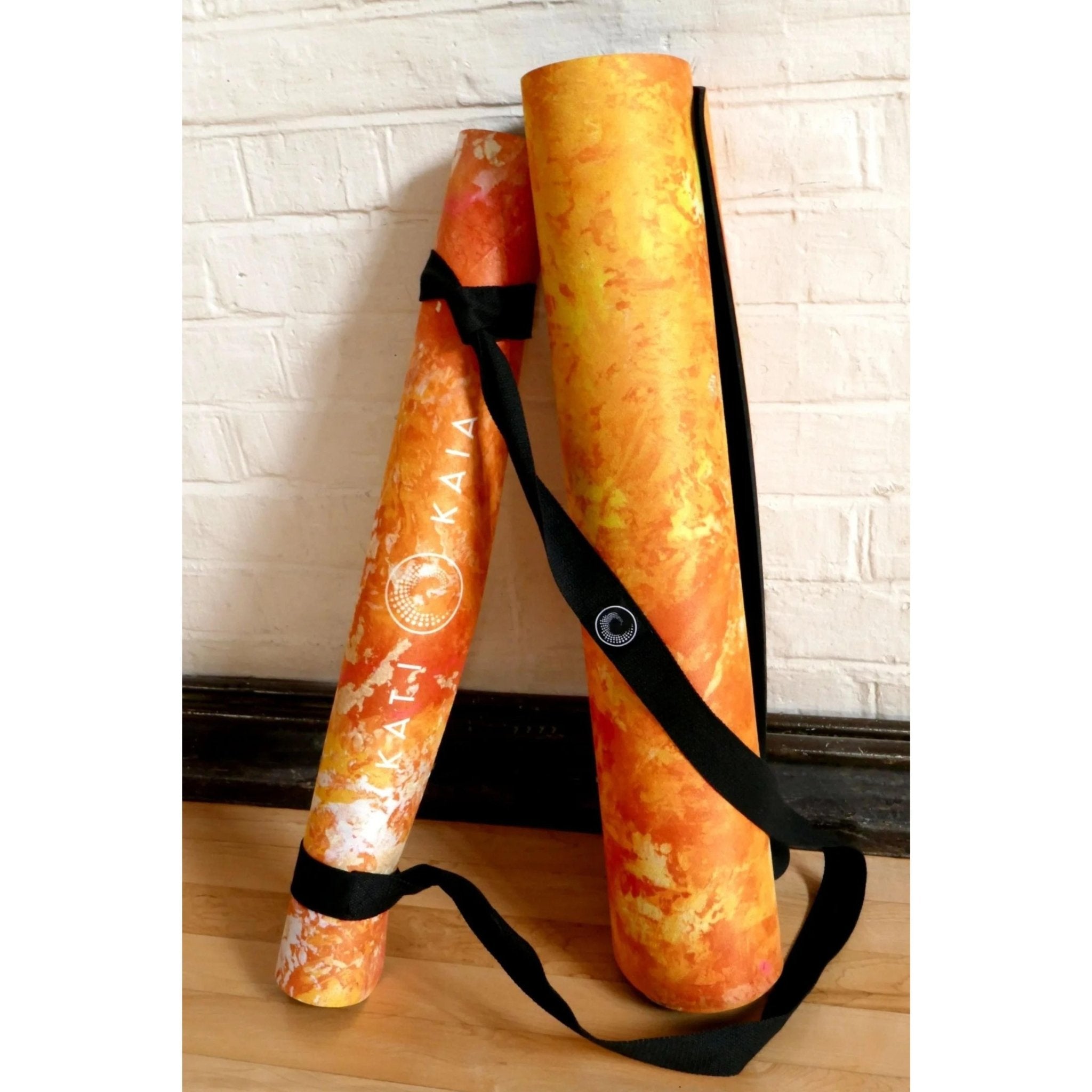 Kati Kaia Gallery + Touring Yoga Mat Bundle | Gallery Mat 4.5 mm : Erytheia (Pink) | Touring Mat 1.7 mm: Aurelia (Orange) Refurbished - N/A refurbished available on Cerqular