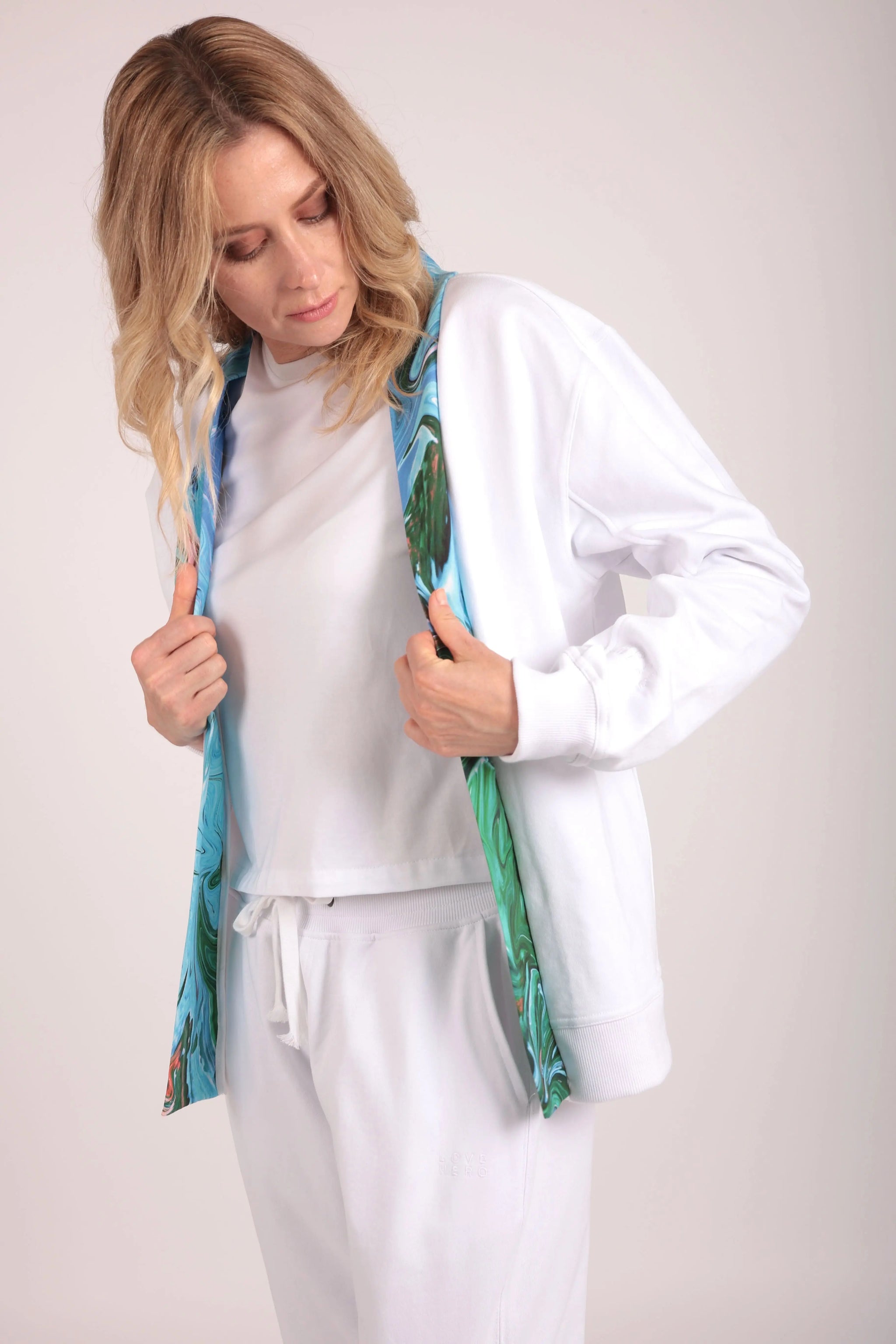 Buy Upcycled - Sweatshirt Cardigan in White with Paint Stroke Collar | Size: XL Refurbished - $102.85 Upcycled - Sweatshirt Cardigan in White with Paint Stroke Collar | Size: XL Refurbished - N/A (Note: There is no well-known brand by this name refurbished available on Cerqular