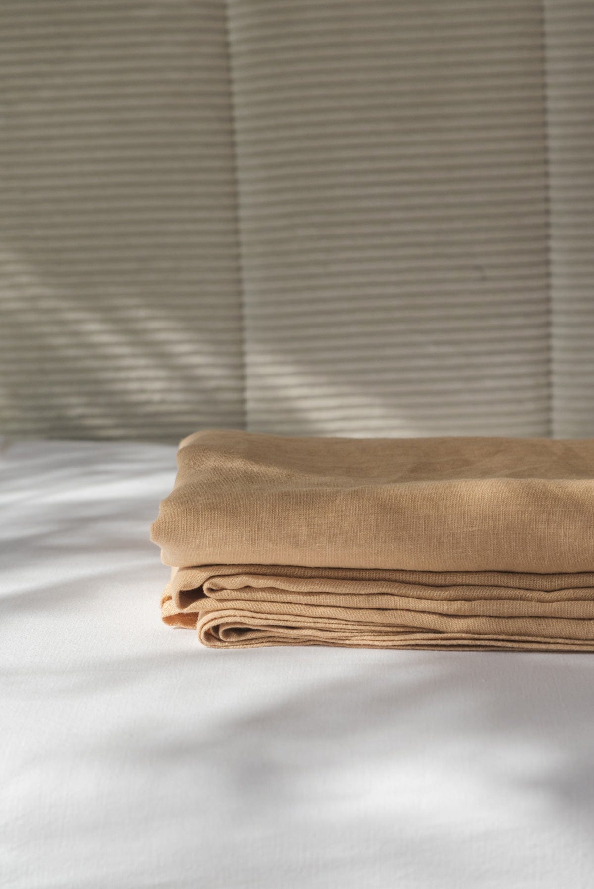 Linen flat sheet in Mustard | Size: US King Refurbished - Amour Linen refurbished available on Cerqular