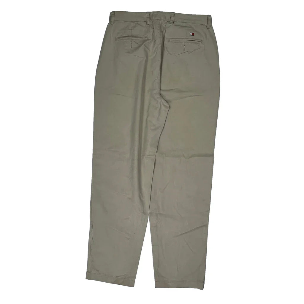 Tommy Hilfiger Chinos - 33W 29L Beige Cotton Refurbished - Thrifted (note: this is a term often used to describe second- refurbished available on Cerqular