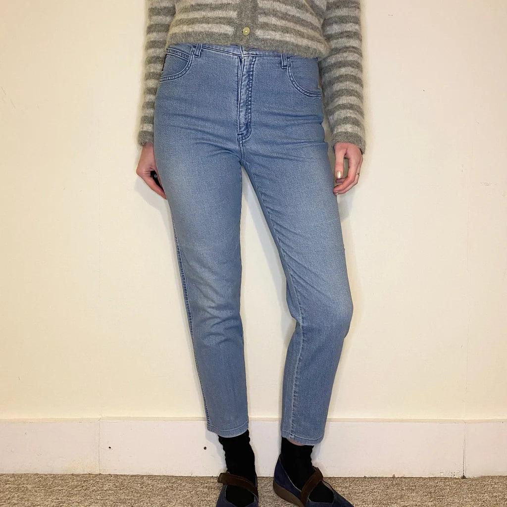 Buy Armani Jeans Jeans - 28W UK 10 Blue Cotton Blend Refurbished - $18.08 Armani Jeans Jeans - 28W UK 10 Blue Cotton Blend Refurbished - Thrifted (note: this is a term often used to describe second- refurbished available on Cerqular