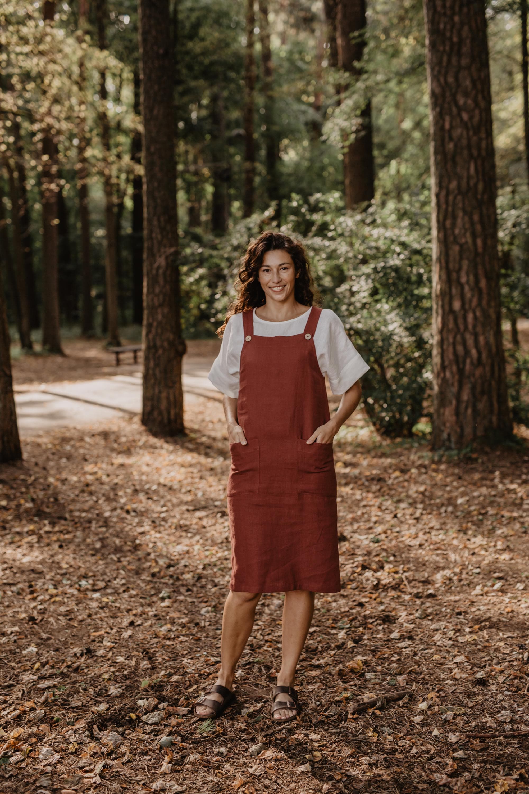 Jade linen apron dress in Terracotta | Size: XL Refurbished - Amour Linen refurbished available on Cerqular