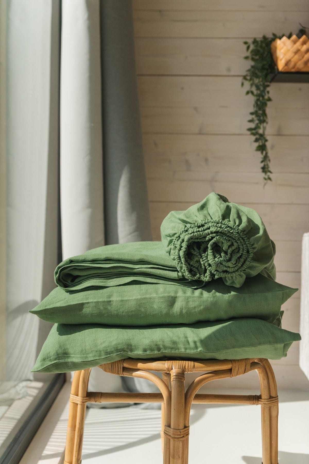 Linen sheets set in Matcha Green | Size: US Twin + Standard pillowcases Refurbished - Amour Linen refurbished available on Cerqular