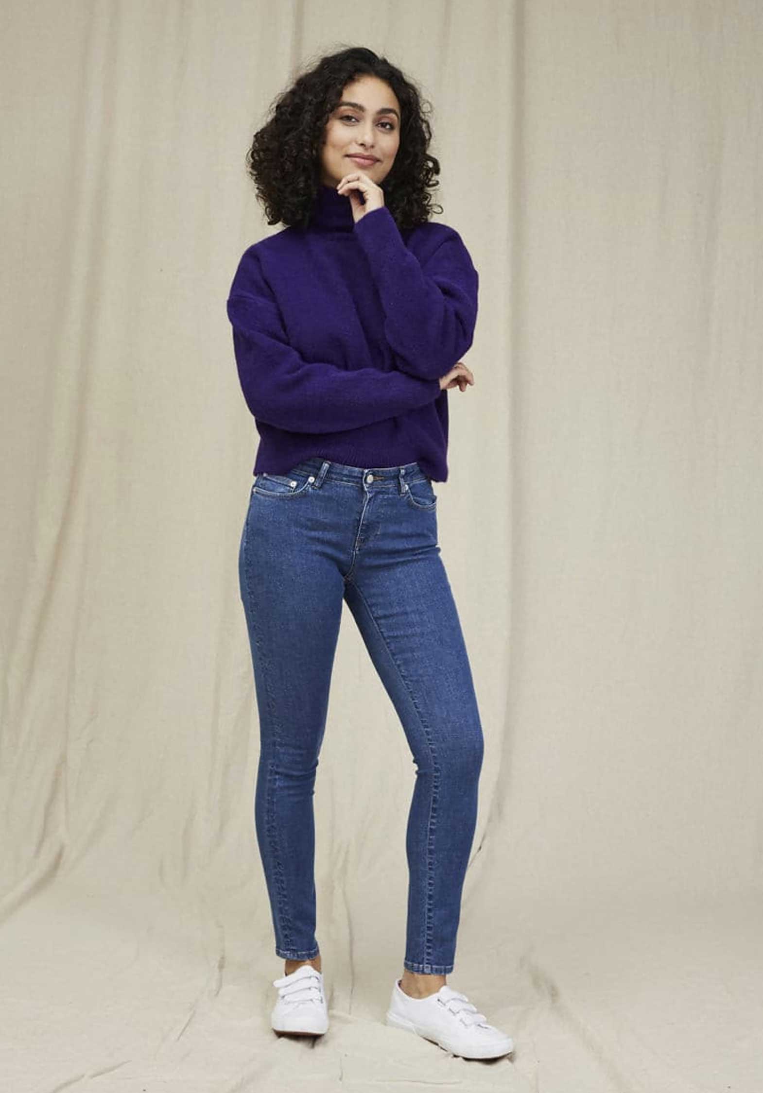 Jeans Go0001-232 Mid-Blue | Color: MID BLUE | Size: 27 Refurbished - Rue Madame is a known brand, and the standardized name is " refurbished available on Cerqular