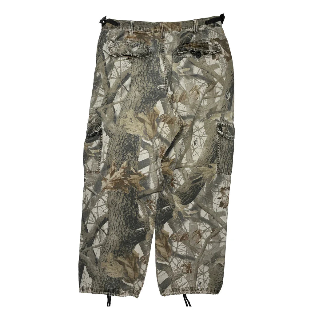 Outfitters Ridge Camo Cargo Trousers - 36W 30L Camo Cotton Refurbished - Thrifted (note: this is a term often used to describe second- refurbished available on Cerqular