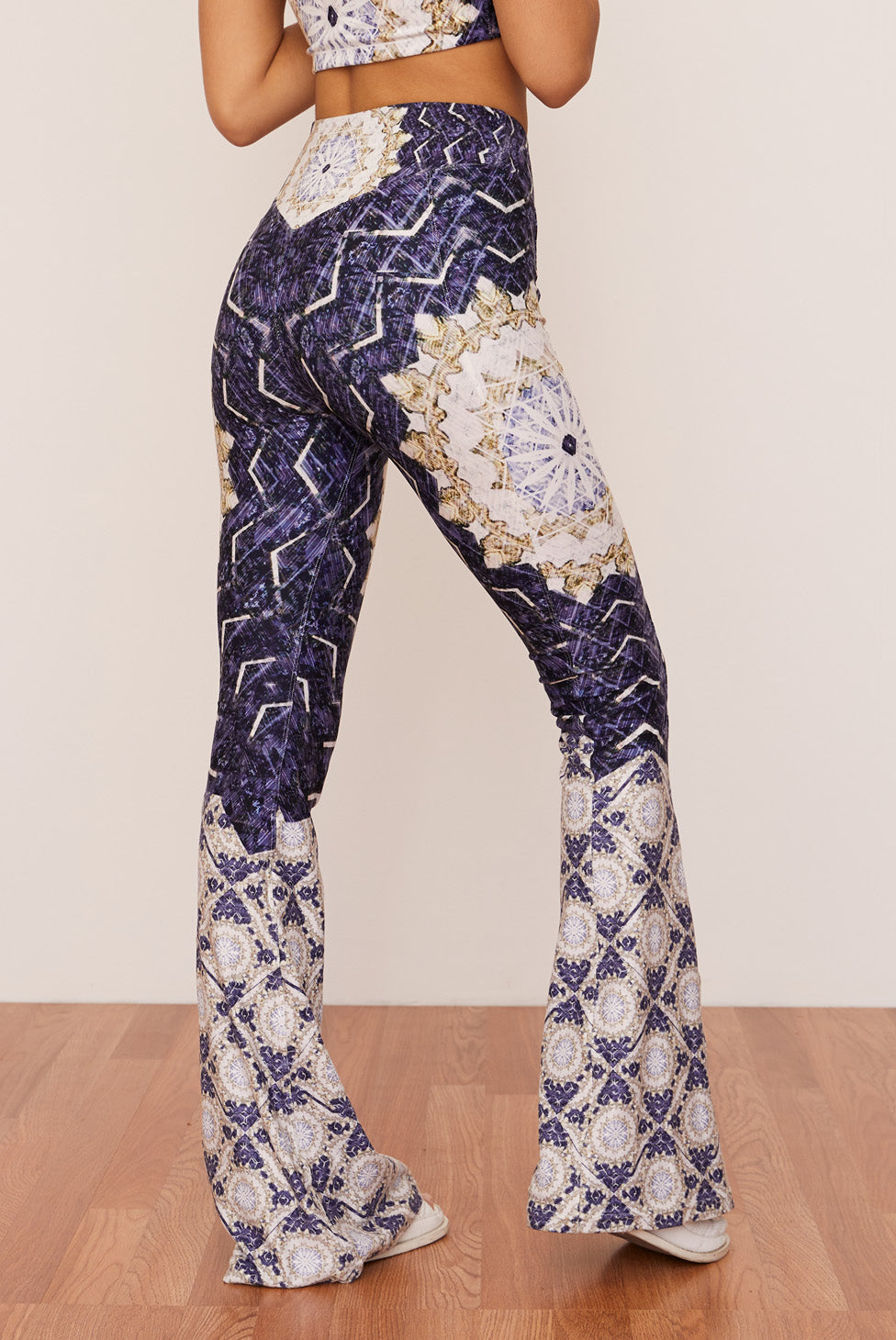 Buy Reverie Flare | Size: L - Regular | Color: Reverie | Style: High-Waisted Refurbished - $102.00 Reverie Flare | Size: L - Regular | Color: Reverie | Style: High-Waisted Refurbished - N/A (Note: There is a clothing brand called "Wolven refurbished available on Cerqular