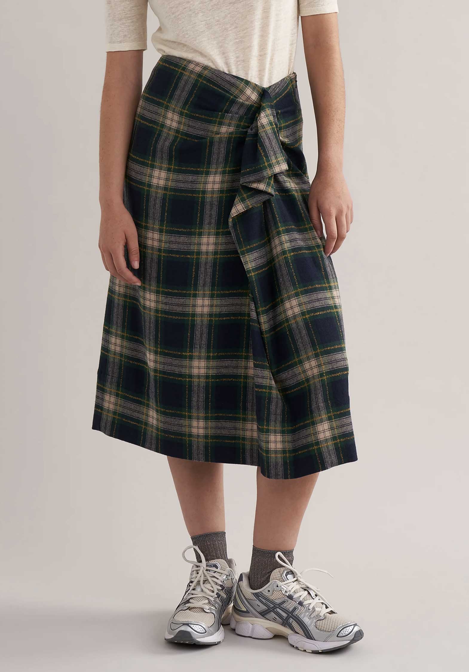 Buy Skirt Anemone C1242 Check-A | Color: CHECK A | Size: 1-S Refurbished - $118.14 Skirt Anemone C1242 Check-A | Color: CHECK A | Size: 1-S Refurbished - N/A (I could not find a well-known brand with this name refurbished available on Cerqular