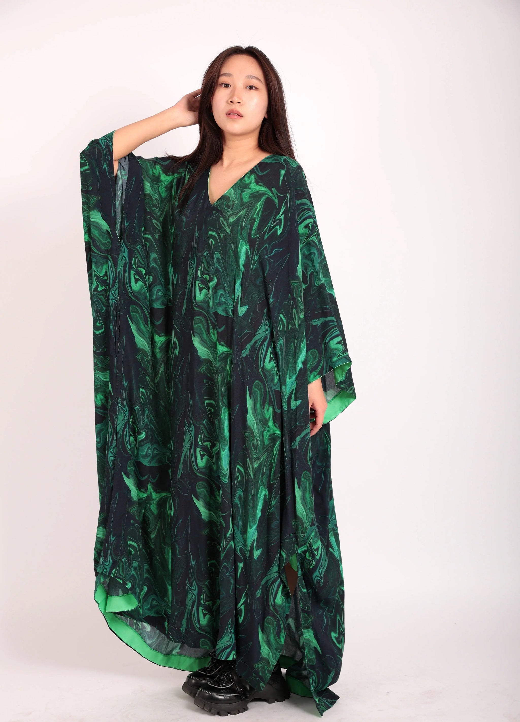 Kaftan in Green Swirl | Size: OS Refurbished - N/A (Note: There is no well-known brand by this name refurbished available on Cerqular