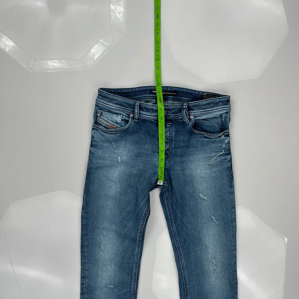 Diesel Skinny Fit Jeans - 30W 30L Blue Cotton Blend Refurbished - Thrifted (note: this is a term often used to describe second- refurbished available on Cerqular
