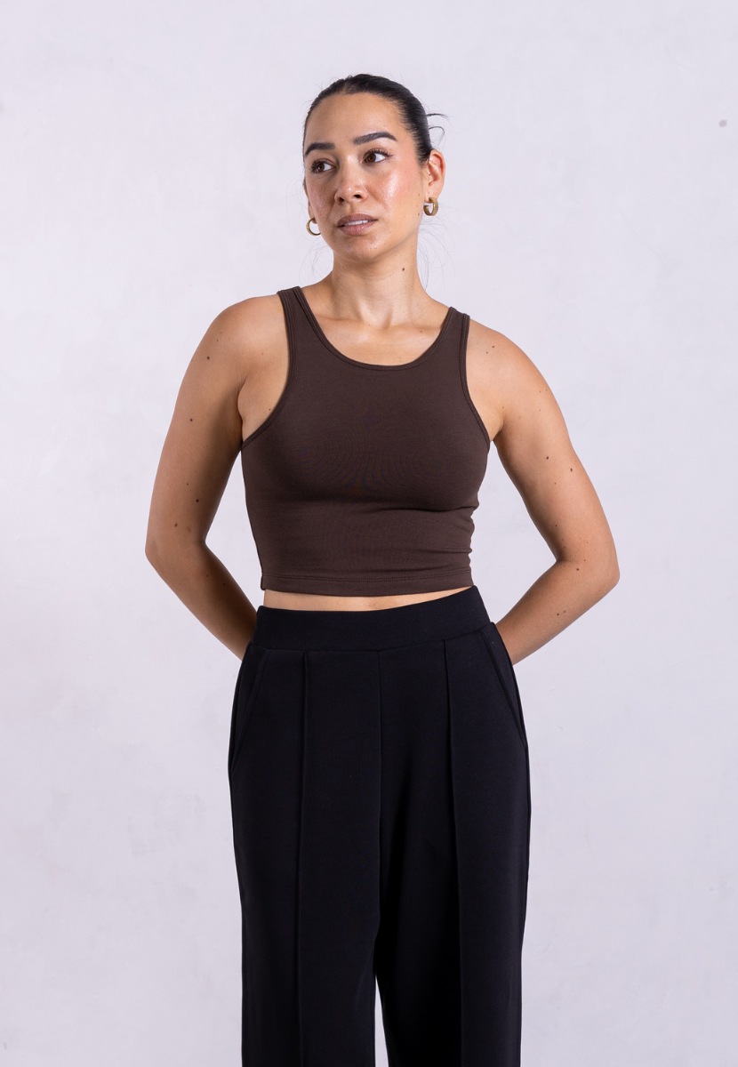 Buy Organic Cotton High-Neck Cropped Tank, Hot Fudge | Size: XL Refurbished - $35.99 Organic Cotton High-Neck Cropped Tank, Hot Fudge | Size: XL Refurbished - N/A (Note: It's possible that "Pantee" refurbished available on Cerqular