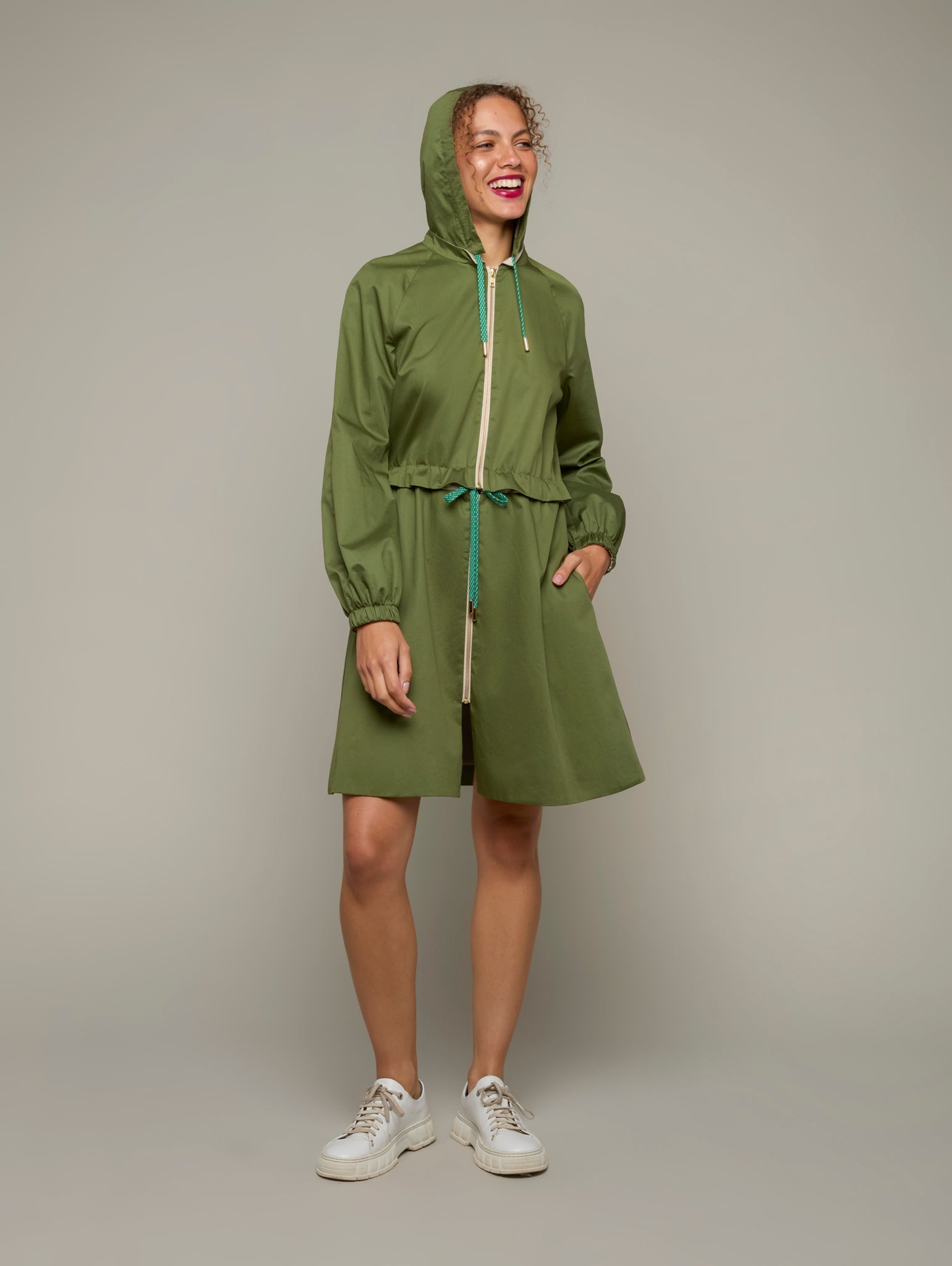 CHAMELEON | Multi-Way Rain Jacket | Colour: Forrest Green | Size: S Refurbished - N/A refurbished available on Cerqular