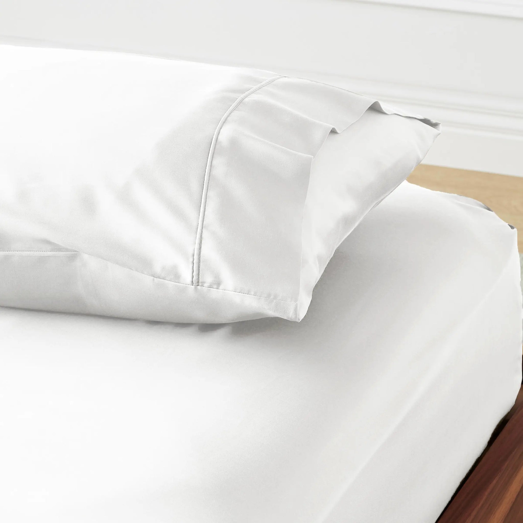 Signature Bamboo Fitted Sheet Refurbished - Ettitude refurbished available on Cerqular