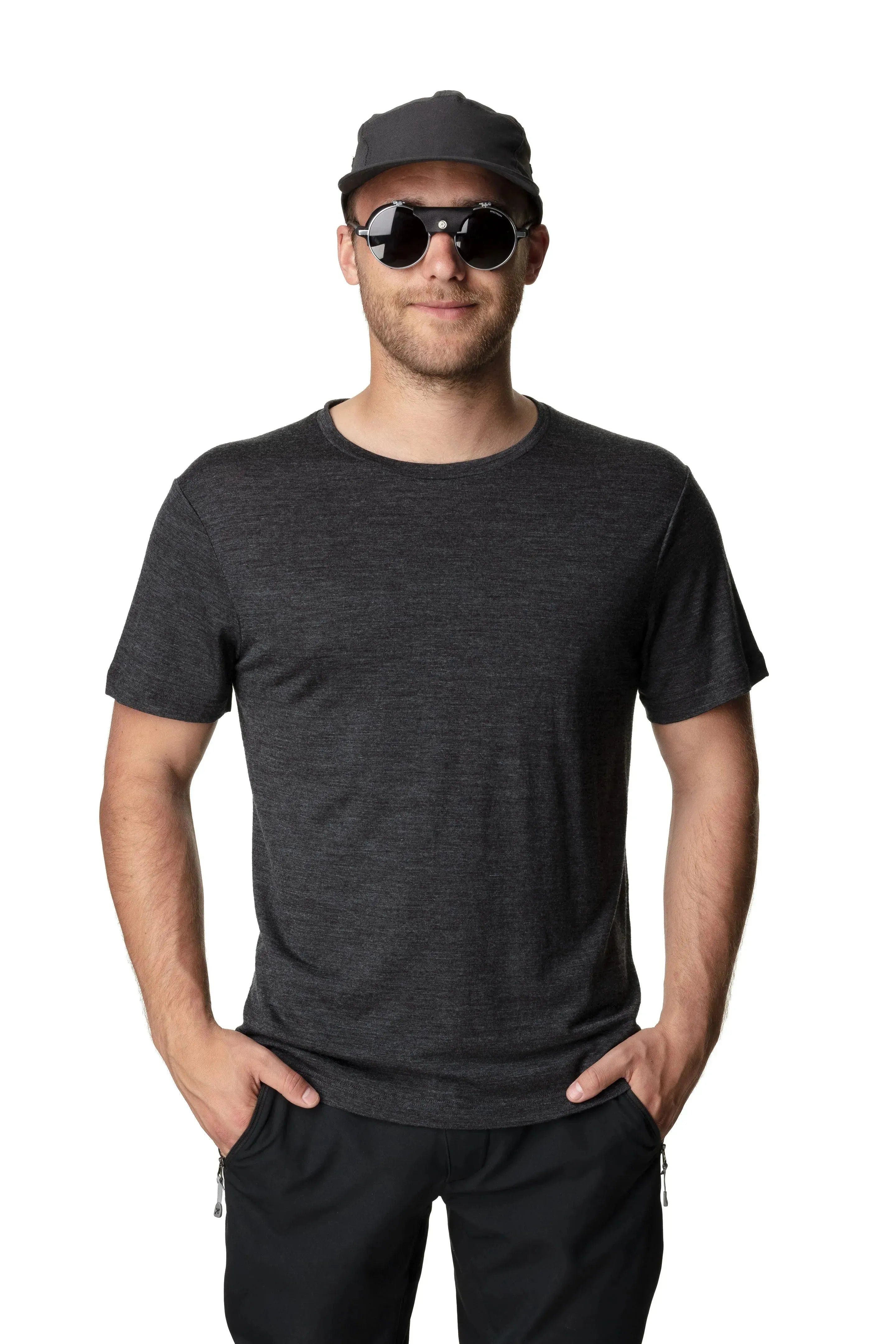 Buy M's Activist Tee | Color: true black | Size: M Refurbished - $85.00 M's Activist Tee | Color: true black | Size: M Refurbished - Houdini Sportswear refurbished available on Cerqular