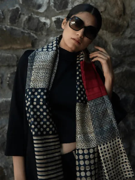TUSSAR SILK SCARF DIA Refurbished - Urban Outfitters (assuming it's a typo and the intended refurbished available on Cerqular