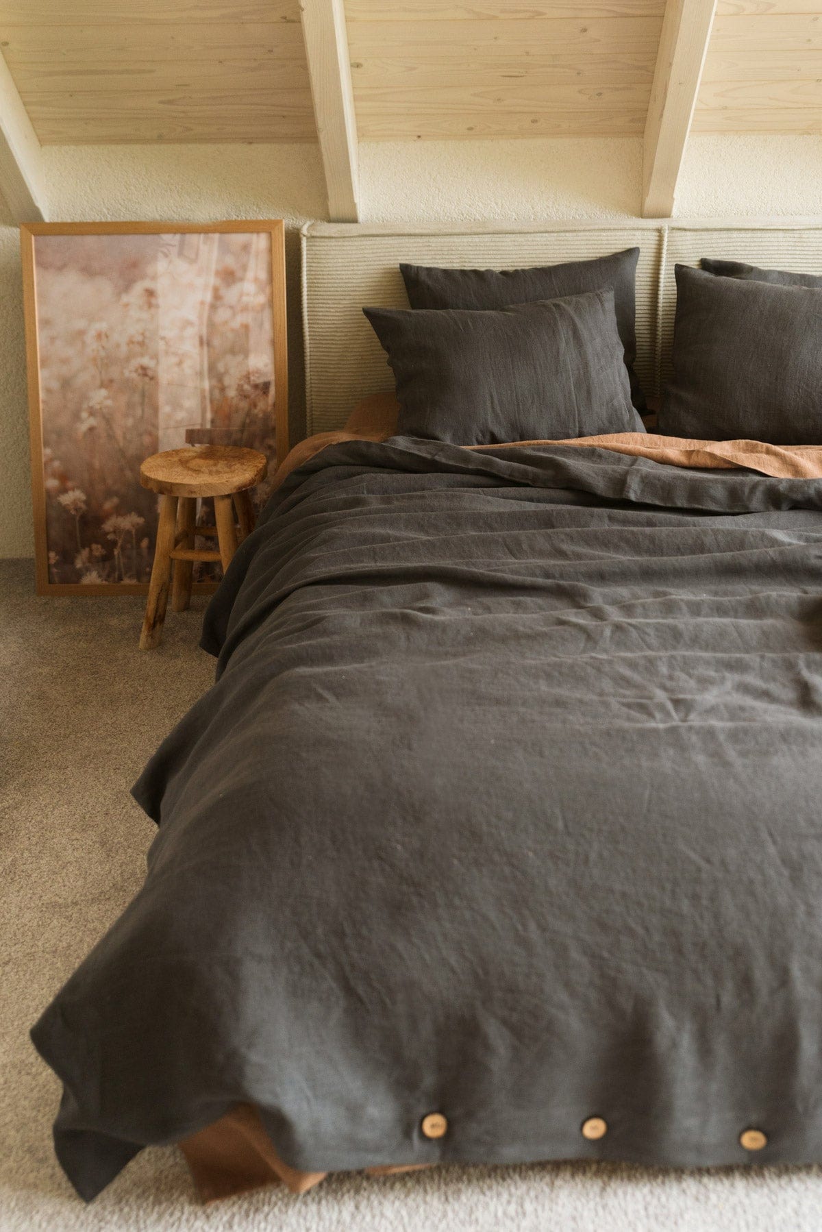Linen bedding set in Charcoal | Size: US King + King Refurbished - $279.00 Linen bedding set in Charcoal | Size: US King + King Refurbished - Amour Linen refurbished available on Cerqular