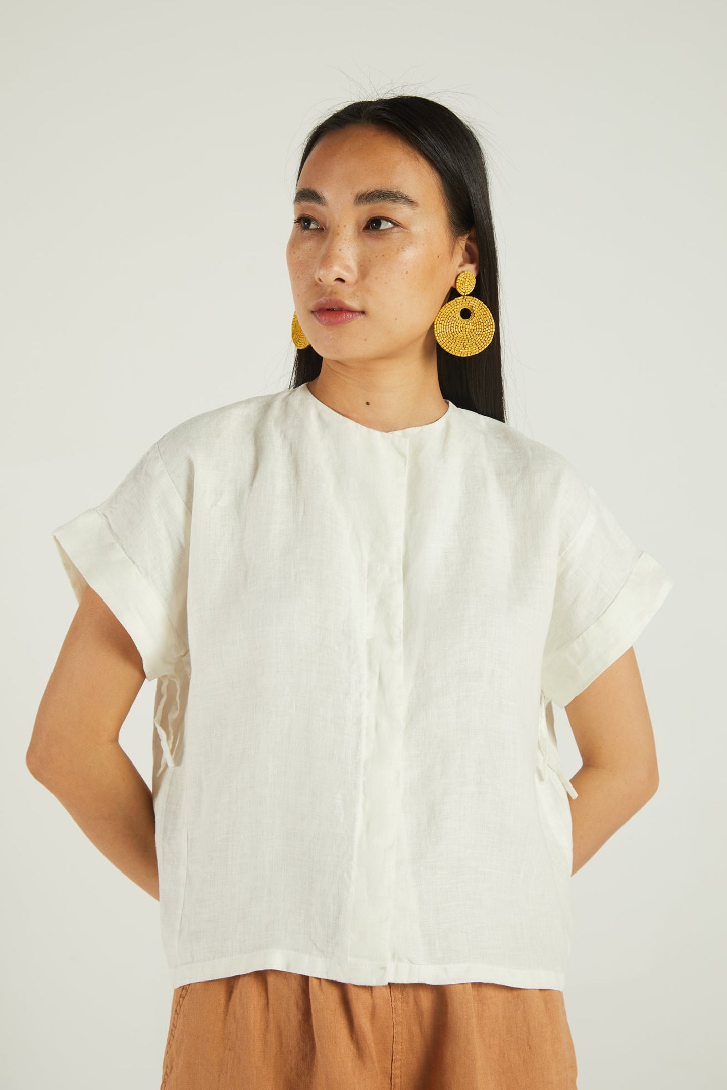 The Daydreams Shirt | Color: Shell Off-White | Size: XL Refurbished - Resistor (Note: This is a generic term for an electronic component, refurbished available on Cerqular