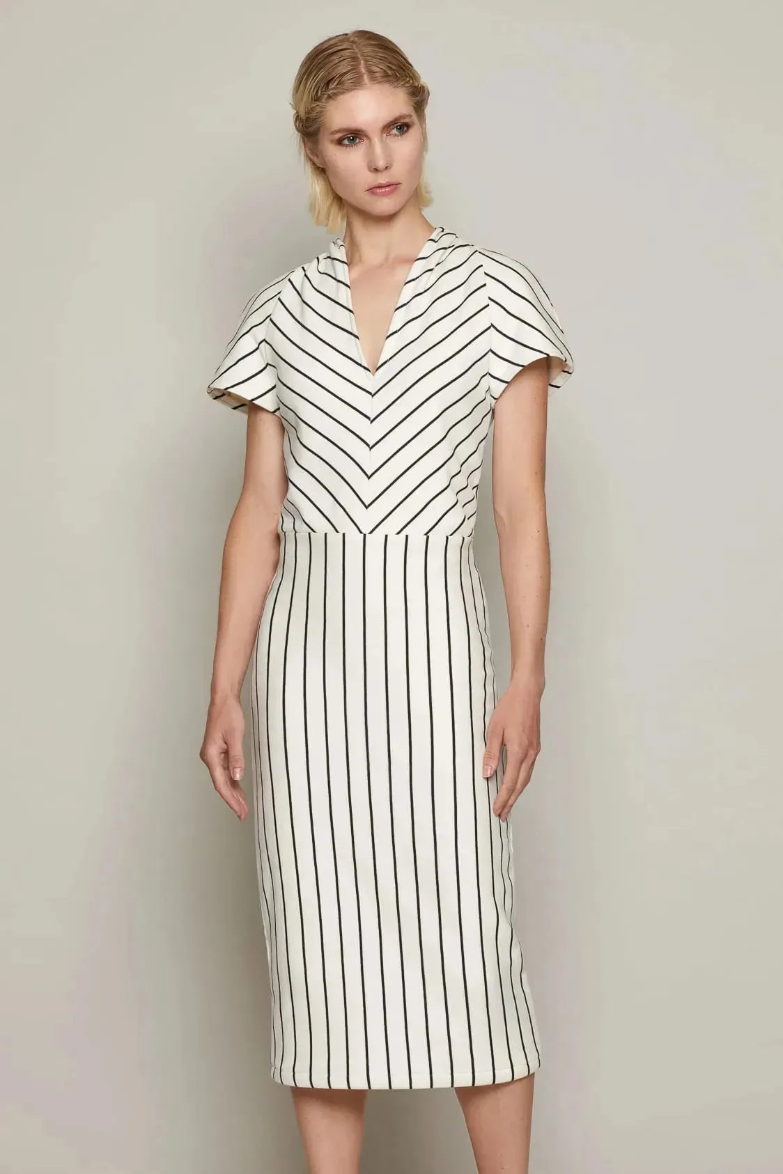 Camille Dress (White and Black) | size: 2XL Refurbished - N/A refurbished available on Cerqular