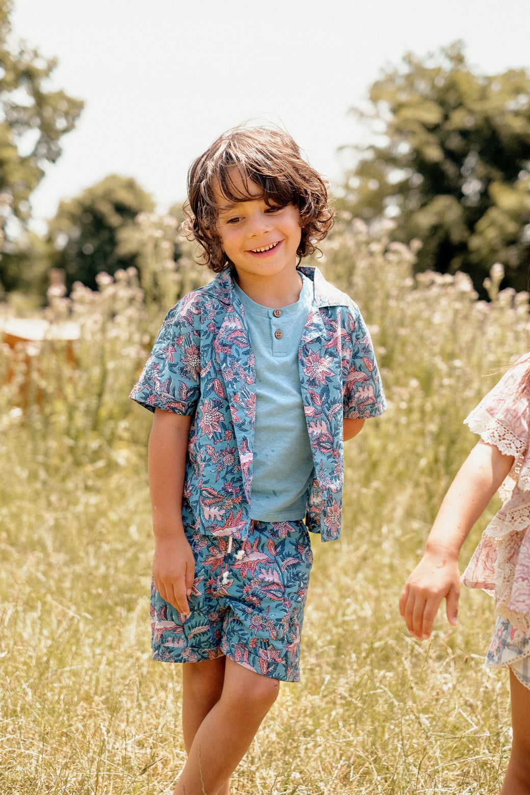 Boy shirt Alov - Teal Garden of Eden | Size: 18 months Refurbished - N/A (Note: This brand may not be well-known globally refurbished available on Cerqular