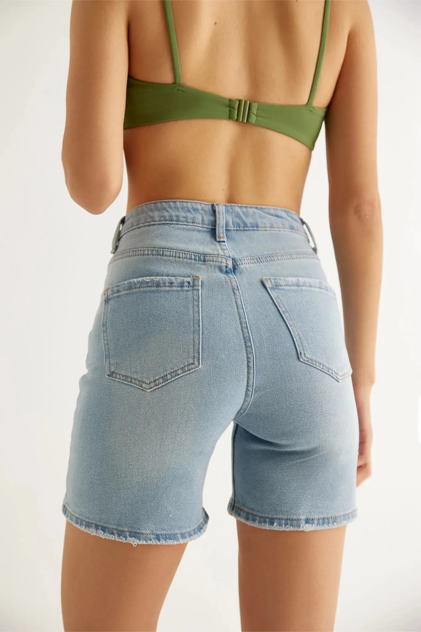 Bermudas Alma | Size: 36 Refurbished - N/A (Note: It's possible that "Bluyins" refurbished available on Cerqular
