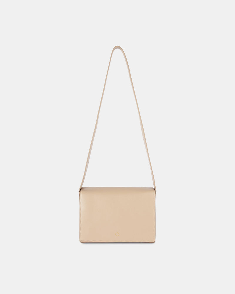 Buy 🌽 BO Satchel Corn Leather | Color: Oat Refurbished - $75.00 🌽 BO Satchel Corn Leather | Color: Oat Refurbished - ONE (assuming it refers to the brand "ONE") refurbished available on Cerqular