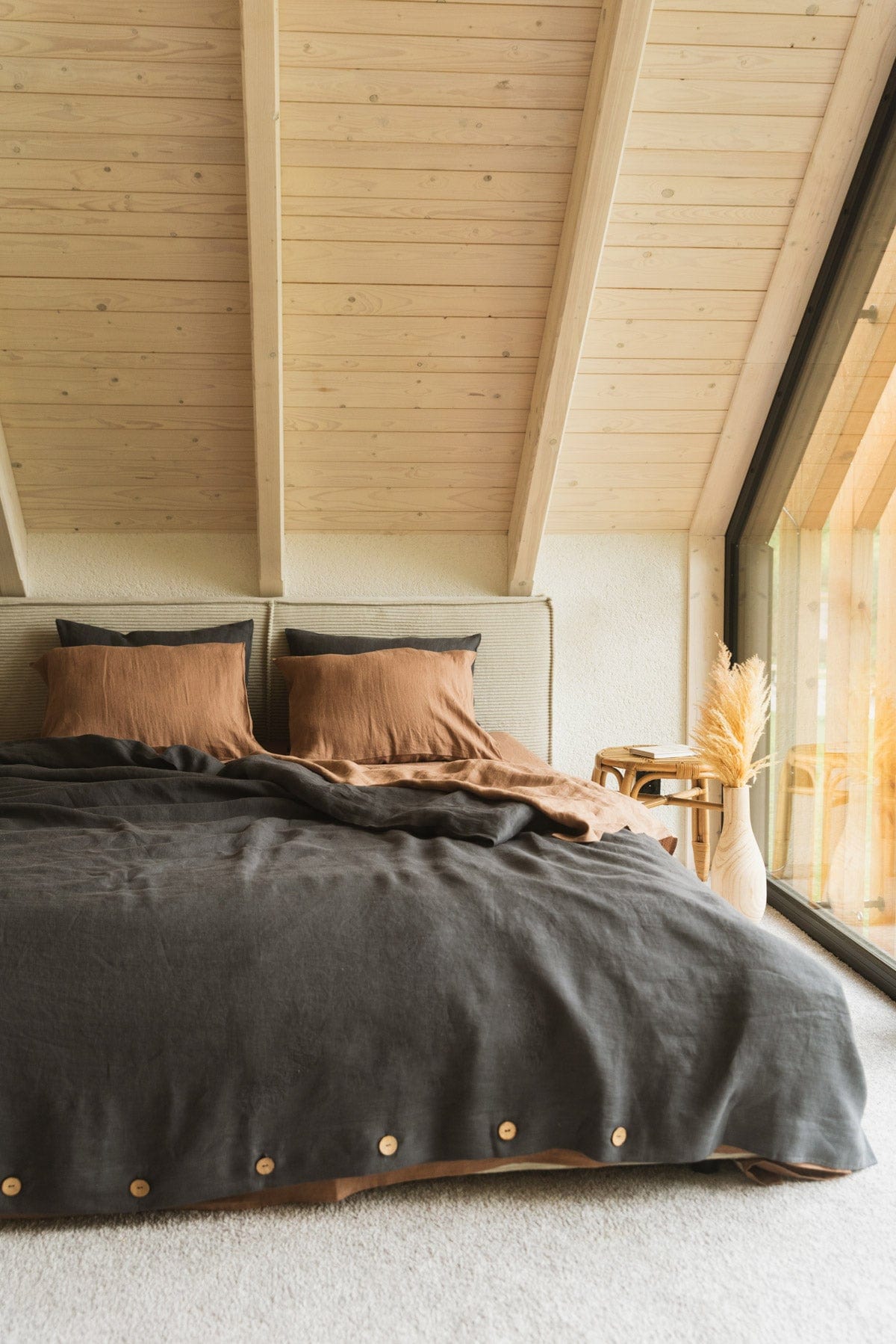Linen duvet cover in Charcoal | Size: UK/EU Super King Refurbished - Amour Linen refurbished available on Cerqular