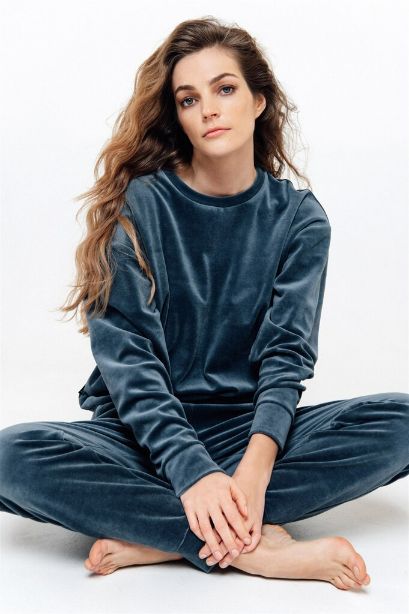 Buy Velvet women sweatshirt - Blue | Size: XS Refurbished - $49.40 Velvet women sweatshirt - Blue | Size: XS Refurbished - N/A (Note: This brand may not be well-known globally refurbished available on Cerqular