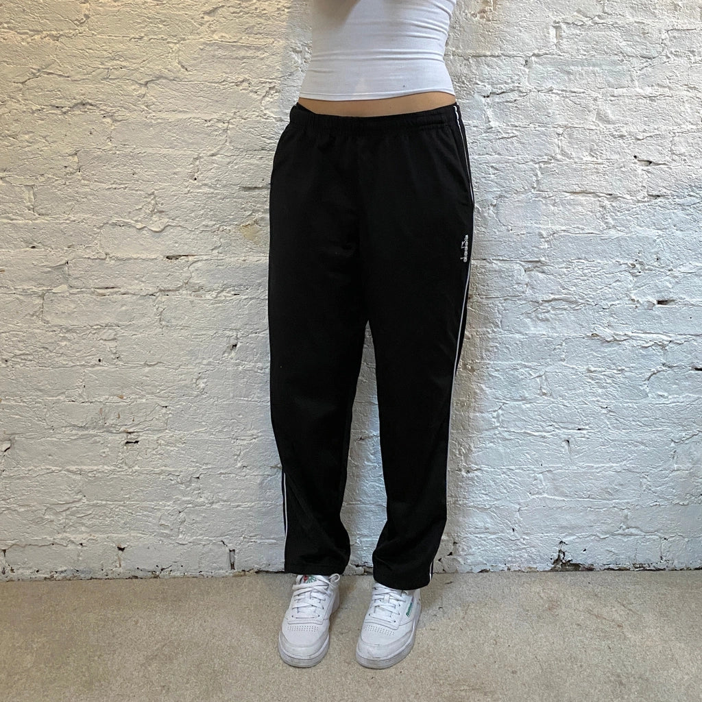 Diadora Tracksuit - Medium Black Polyester Refurbished - Thrifted (note: this is a term often used to describe second- refurbished available on Cerqular
