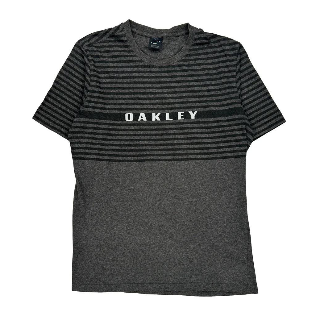 Oakley Striped T-Shirt - Small Black Cotton Refurbished - Thrifted (note: this is a term often used to describe second- refurbished available on Cerqular