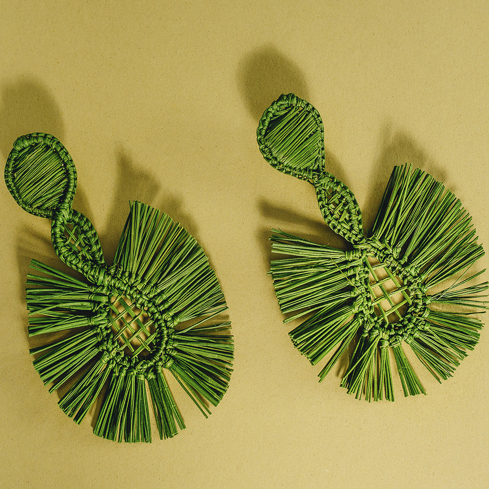 Sea Palm Earrings - Handmade Iraca Palm Earrings | Color: Green Refurbished - Apalma Handmade refurbished available on Cerqular
