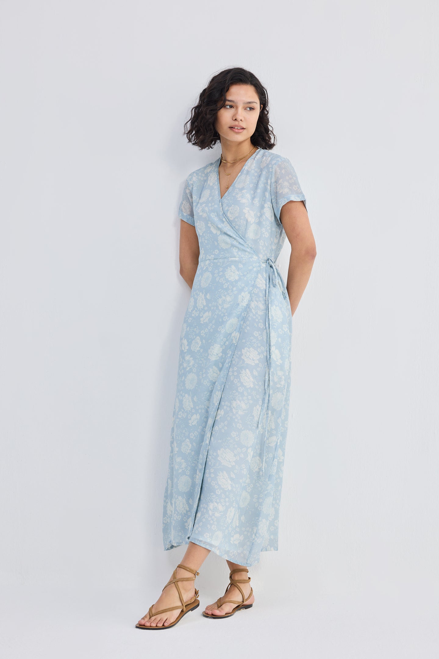 Maxi Wrap Dress in Florals | Color: Floral Whispers | Size: L Refurbished - Resistor (Note: This is a generic term for an electronic component, refurbished available on Cerqular