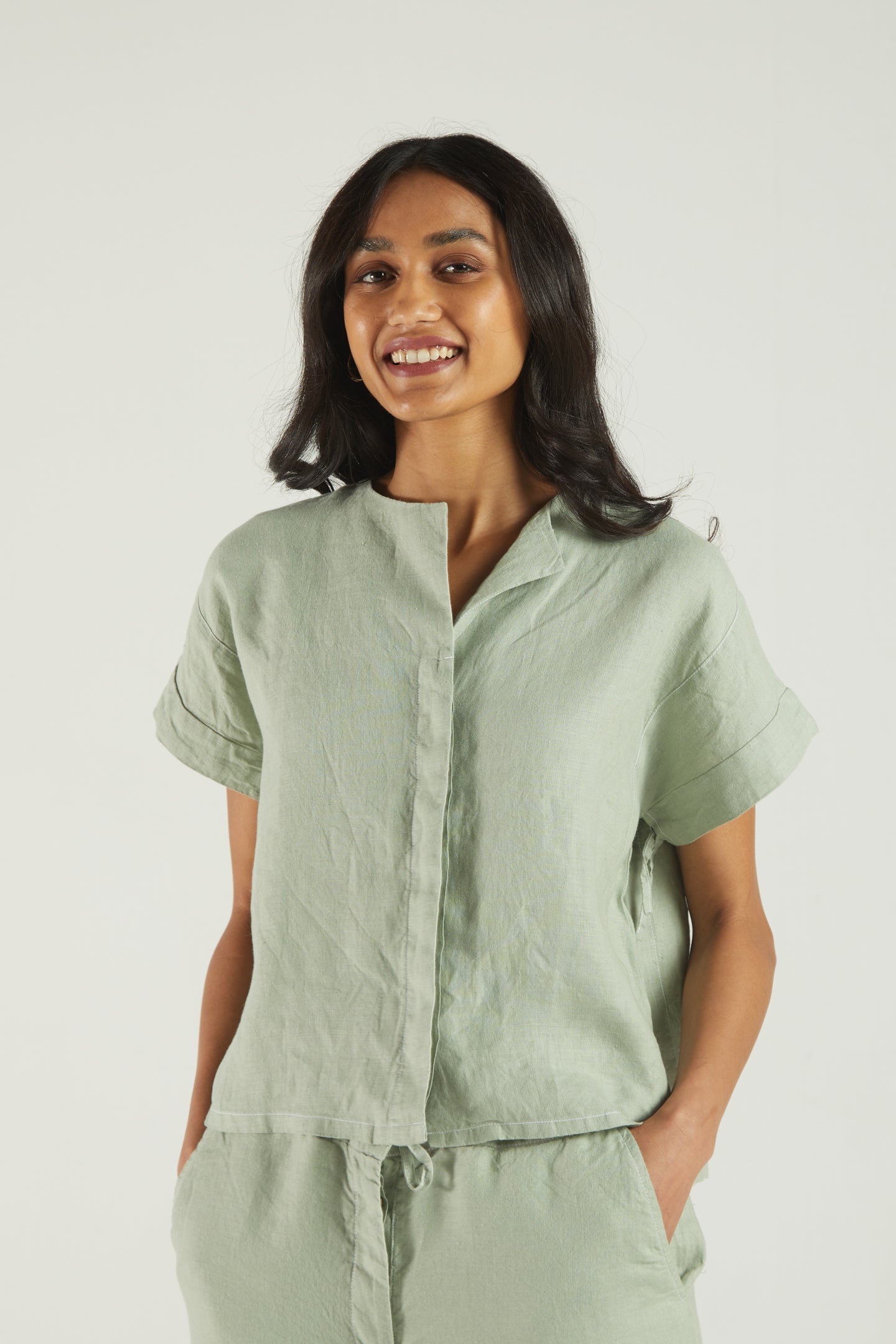 The Daydreams Shirt in Light Olive | Color: Light Olive | Size: XS Refurbished - Resistor (Note: This is a generic term for an electronic component, refurbished available on Cerqular