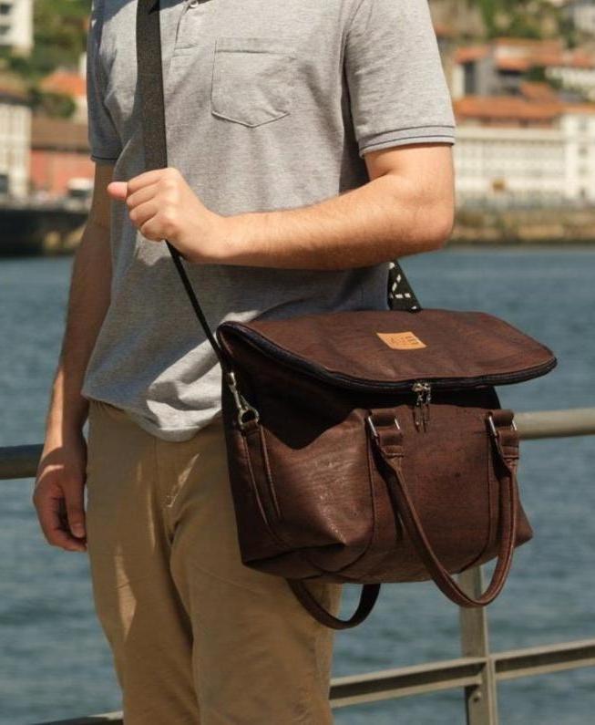 Versa Cork Messenger bag - Versa dark brown Refurbished - My Vegan Bags refurbished available on Cerqular