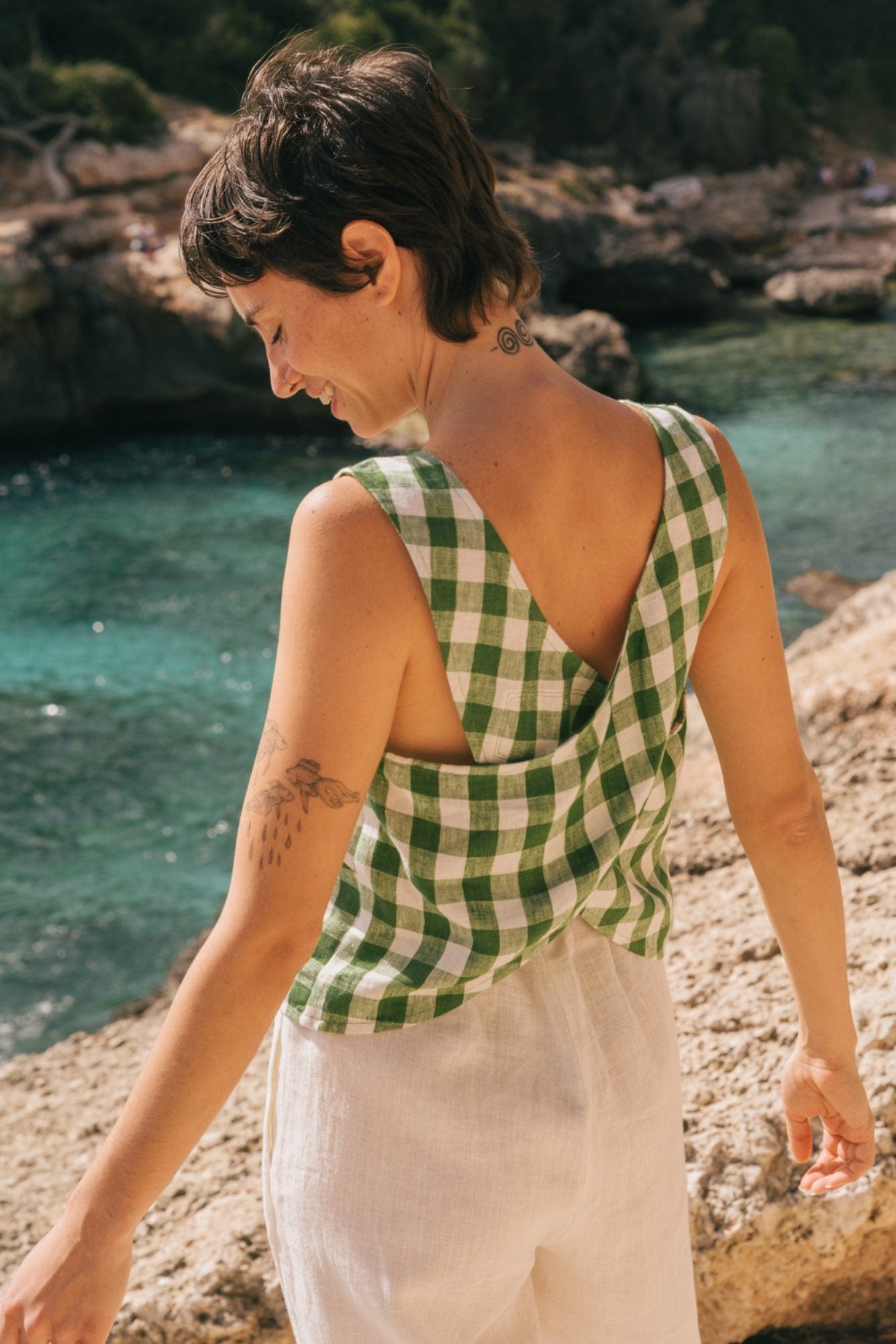 Ella pinafore linen top in Green Gingham | Size: S Refurbished - Amour Linen refurbished available on Cerqular