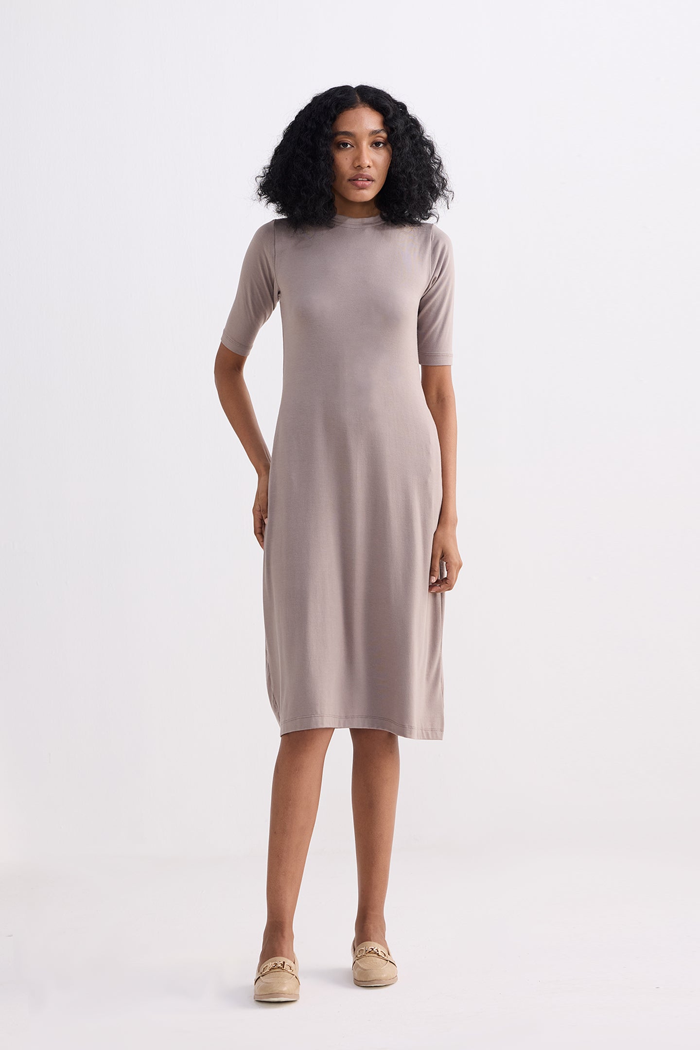 Buy High Crew Neck Elbow Sleeves Fitted Dress in Dusty Brown | Color: Autumn Maple | Size: S Refurbished - $147.00 High Crew Neck Elbow Sleeves Fitted Dress in Dusty Brown | Color: Autumn Maple | Size: S Refurbished - Resistor (Note: This is a generic term for an electronic component, refurbished available on Cerqular