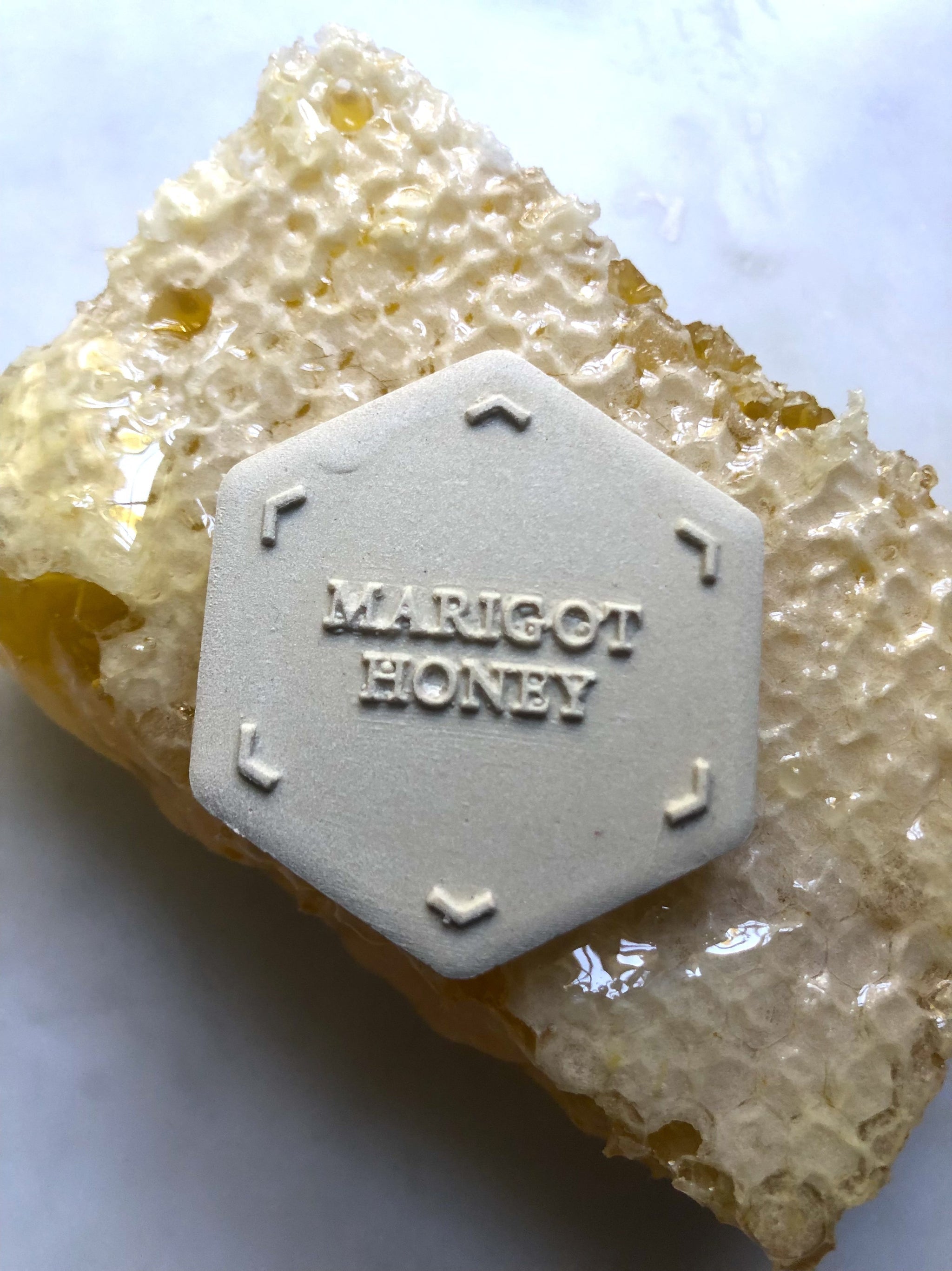Marigot Honey Scent Coin Refurbished - Île de Nature (assuming it's a brand, if not N refurbished available on Cerqular