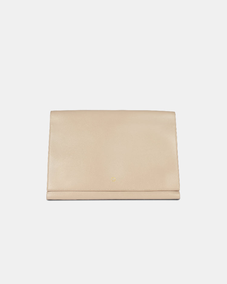 BO Clutch | Color: Sand Refurbished - ONE (assuming it refers to the brand "ONE") refurbished available on Cerqular