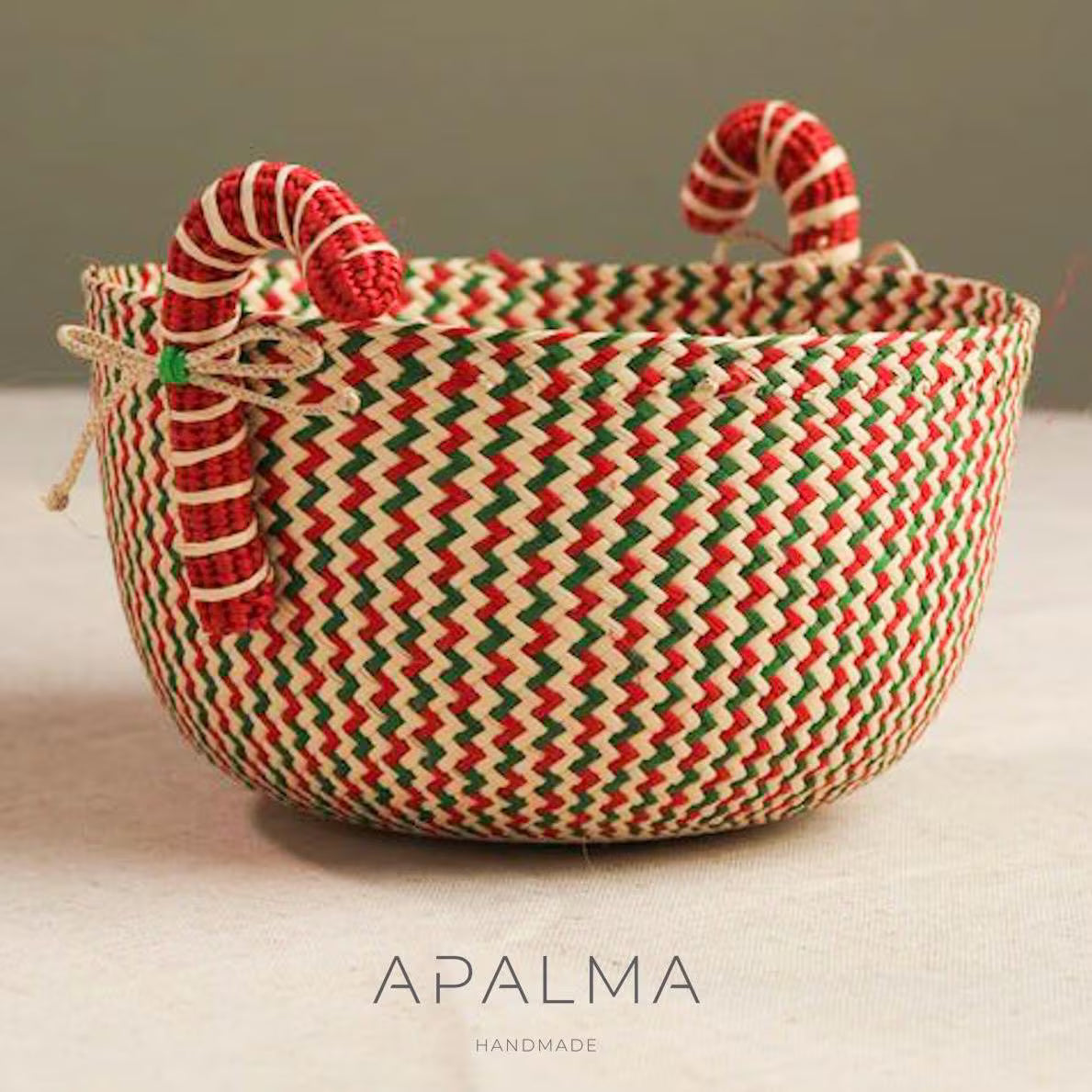 Candy Cane Basket - Handmade Iraca Palm - Christmas Tabledecor Refurbished - Apalma Handmade refurbished available on Cerqular